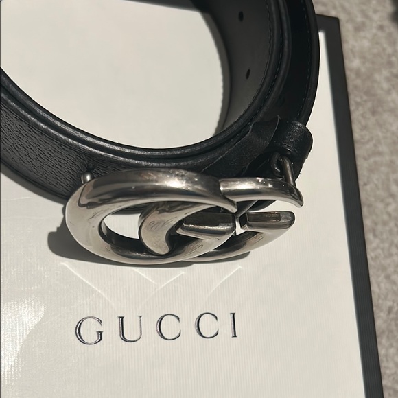 Gucci Black Leather Belt with Silver Buckle - Picture 2 of 6